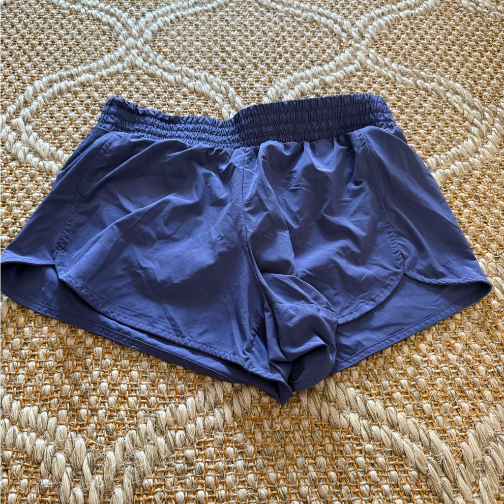 Women's Zella Blue Athletic Shorts Size L In Excellent Condition.